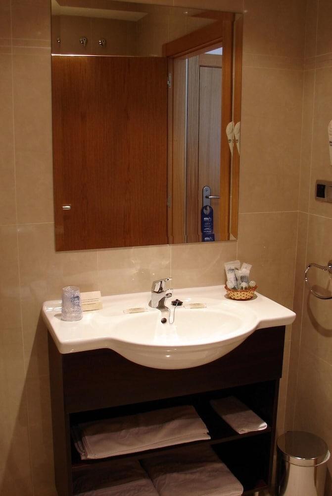 Hotel La Borona Хихон Экстерьер фото