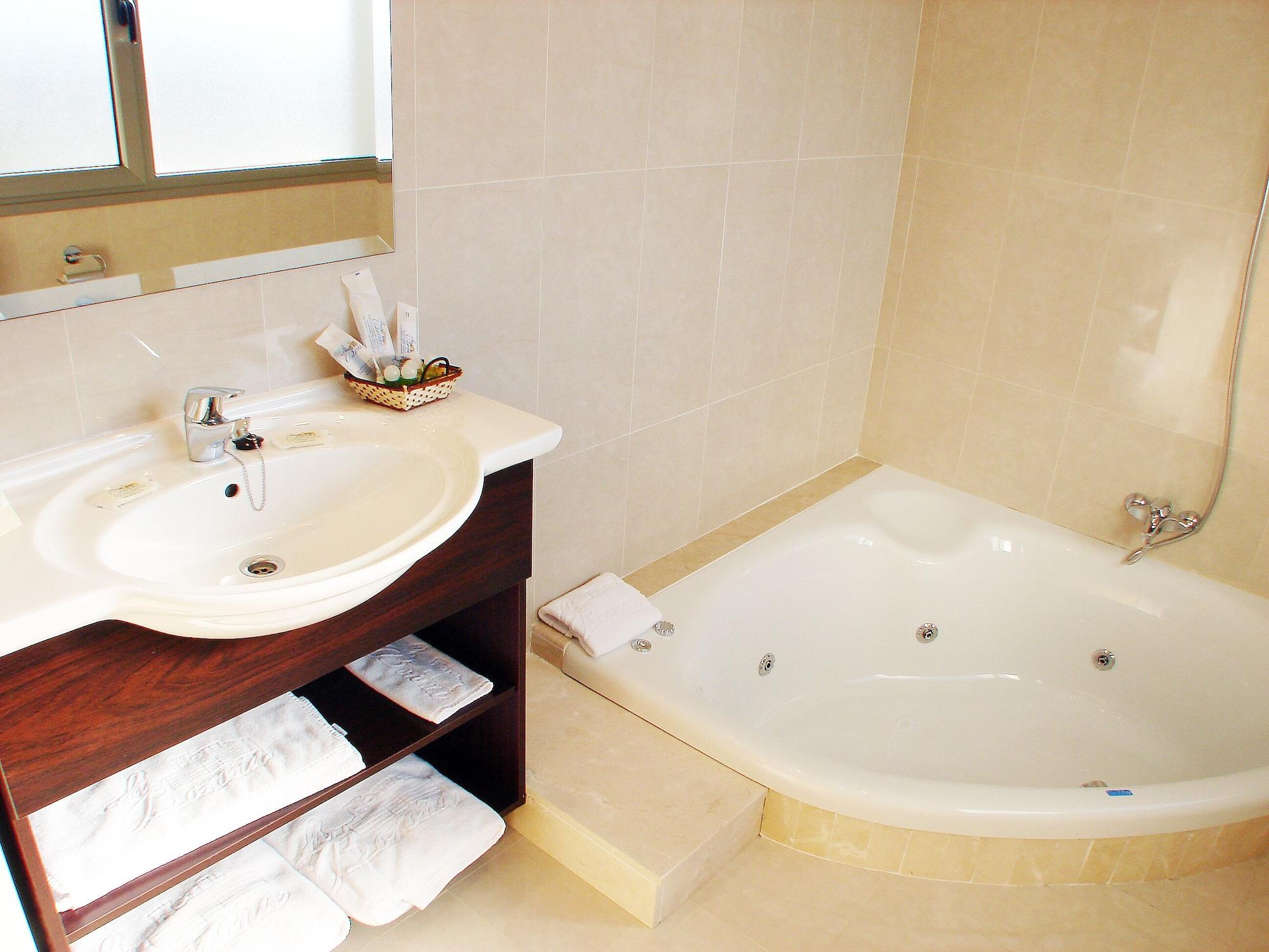 Hotel La Borona Хихон Экстерьер фото